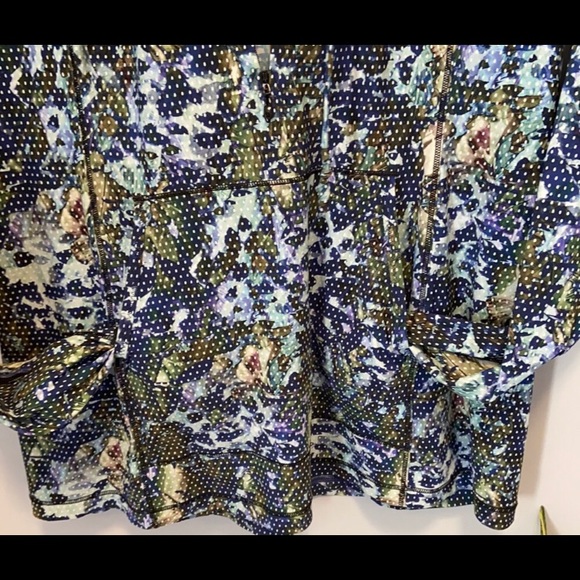 🦄Lululemon water bound Runbeam Hoodie Rash Guard Pullover RARE Size 12 - Picture 7 of 10